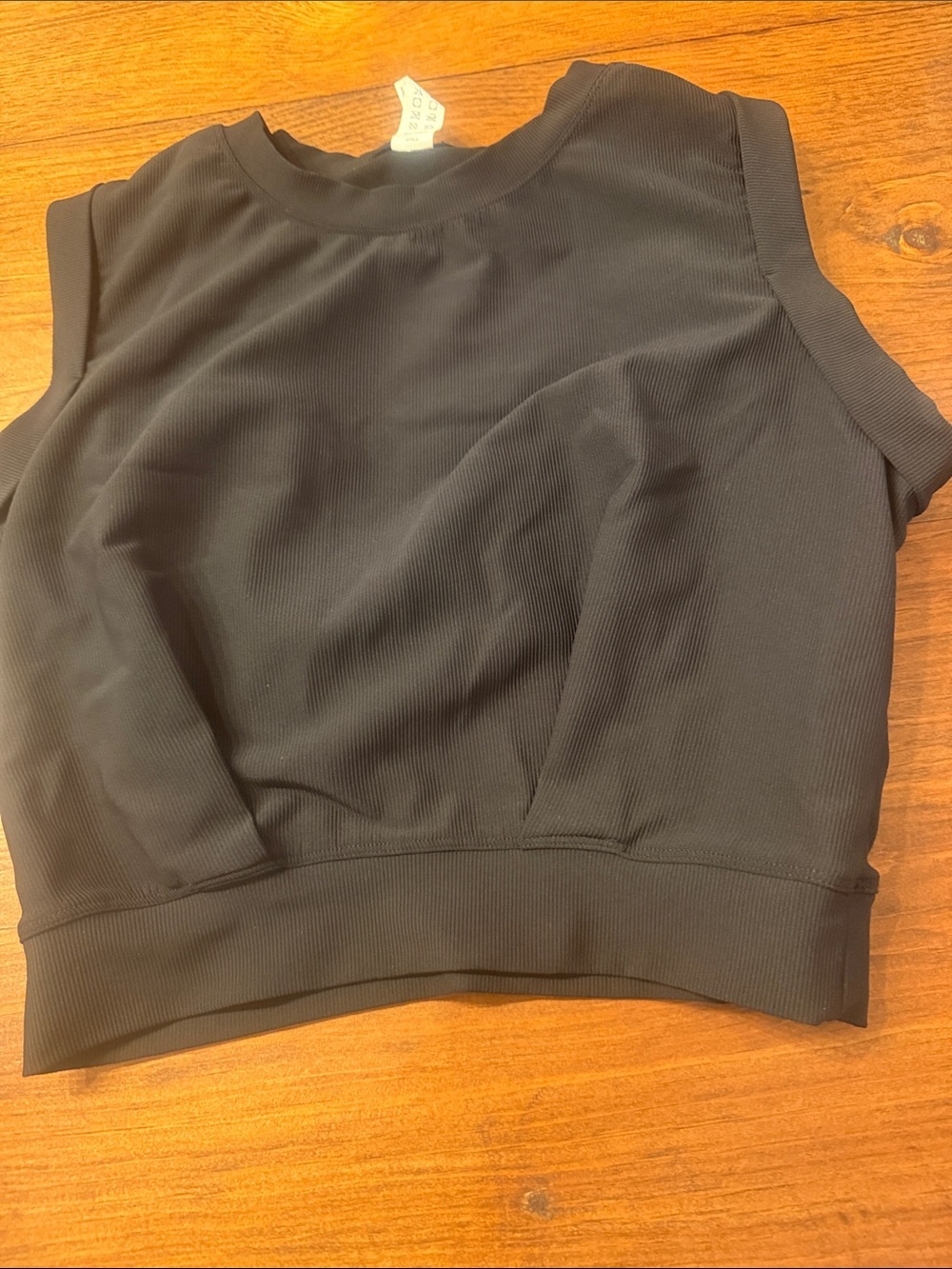 HALARA Black Sleeveless Ribbed Crop Top - Picture 4 of 4